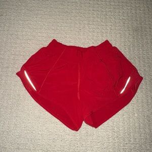 Lululemon Hotty Hot Low-Rise Lined Short 2.5